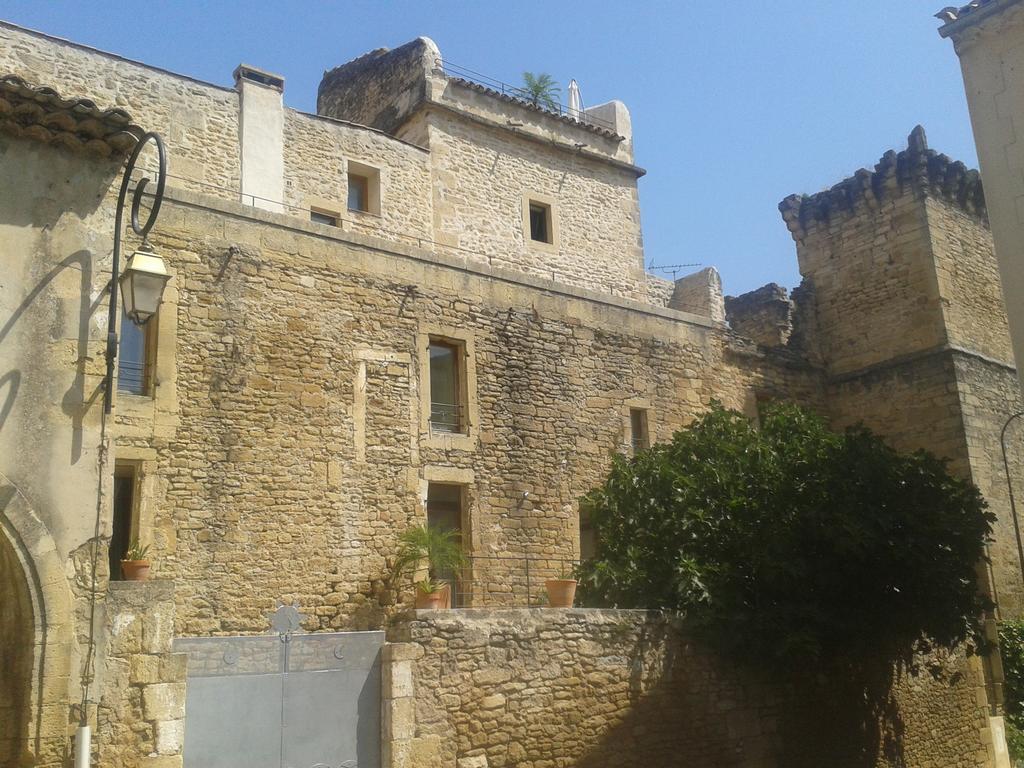 Guesthouse De Cambis B&B Remoulins Luaran gambar