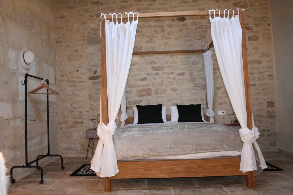 Guesthouse De Cambis B&B Remoulins Luaran gambar